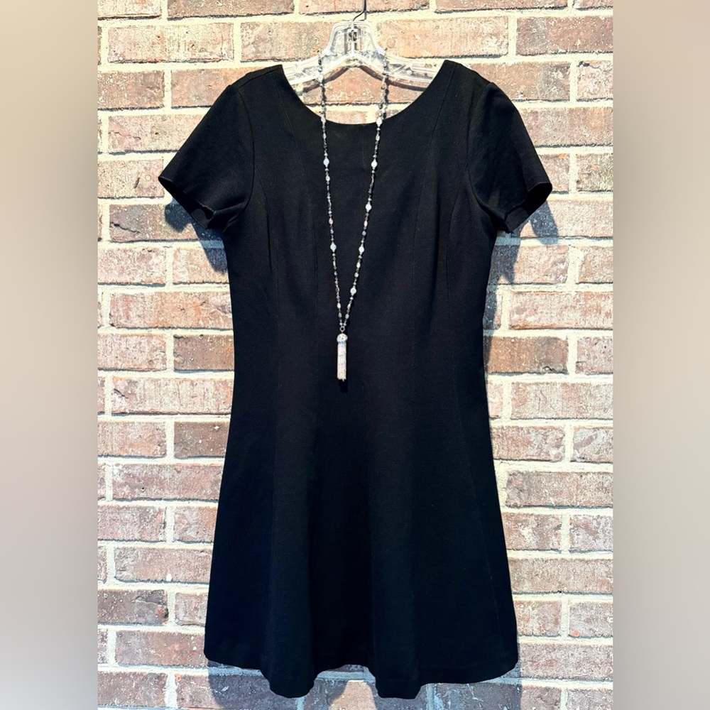 Banana Republic Black Skater Knit Ponte Dress Short Sleeve Exposed Zip Size 10